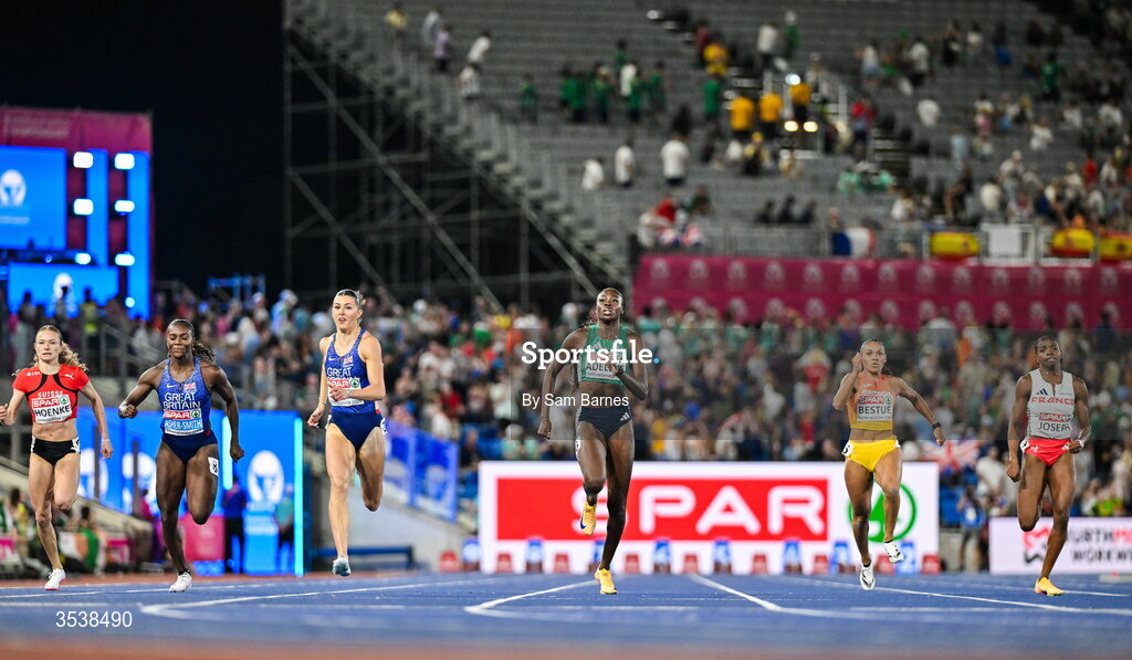 13 August 2026; Rhasidat Adeleke of Ireland, centre, on her way to finishing second and winning the silver medal in the women's 200m final during day four of the European Athletics Championships 2026 at Alexander Stadium in Birmingham, England. Photo by Sam Barnes/Sportsfile