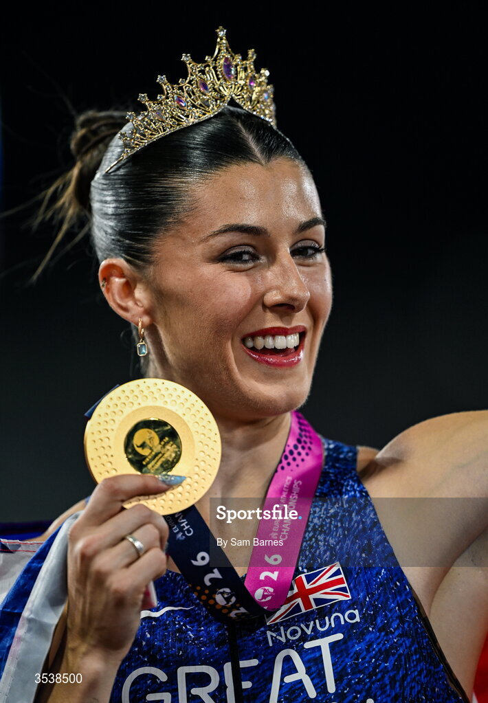 13 August 2026; Amy Hunt of Great Britain and Northern ireland celebrates winning gold in the women's 200m final during day four of the European Athletics Championships 2026 at Alexander Stadium in Birmingham, England. Photo by Sam Barnes/Sportsfile