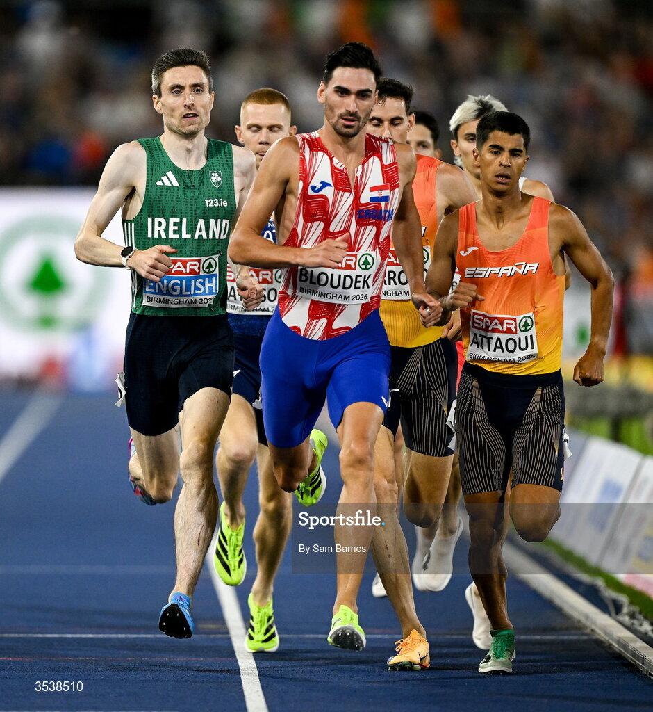 13 August 2026; Mark English of Ireland, left, on his way to winning the men's 800m final during day four of the European Athletics Championships 2026 at Alexander Stadium in Birmingham, England. Photo by Sam Barnes/Sportsfile