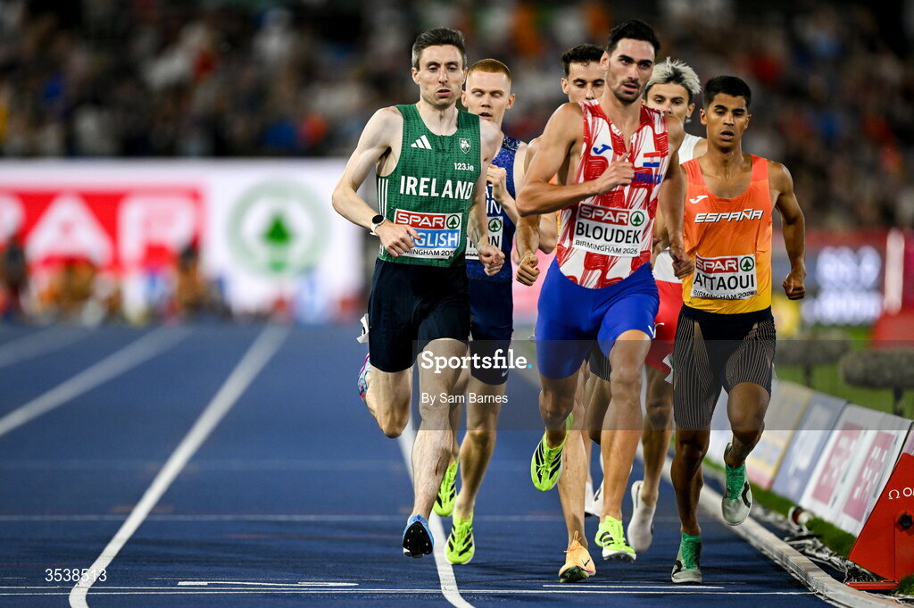 13 August 2026; Mark English of Ireland, left, on his way to winning the men's 800m final during day four of the European Athletics Championships 2026 at Alexander Stadium in Birmingham, England. Photo by Sam Barnes/Sportsfile