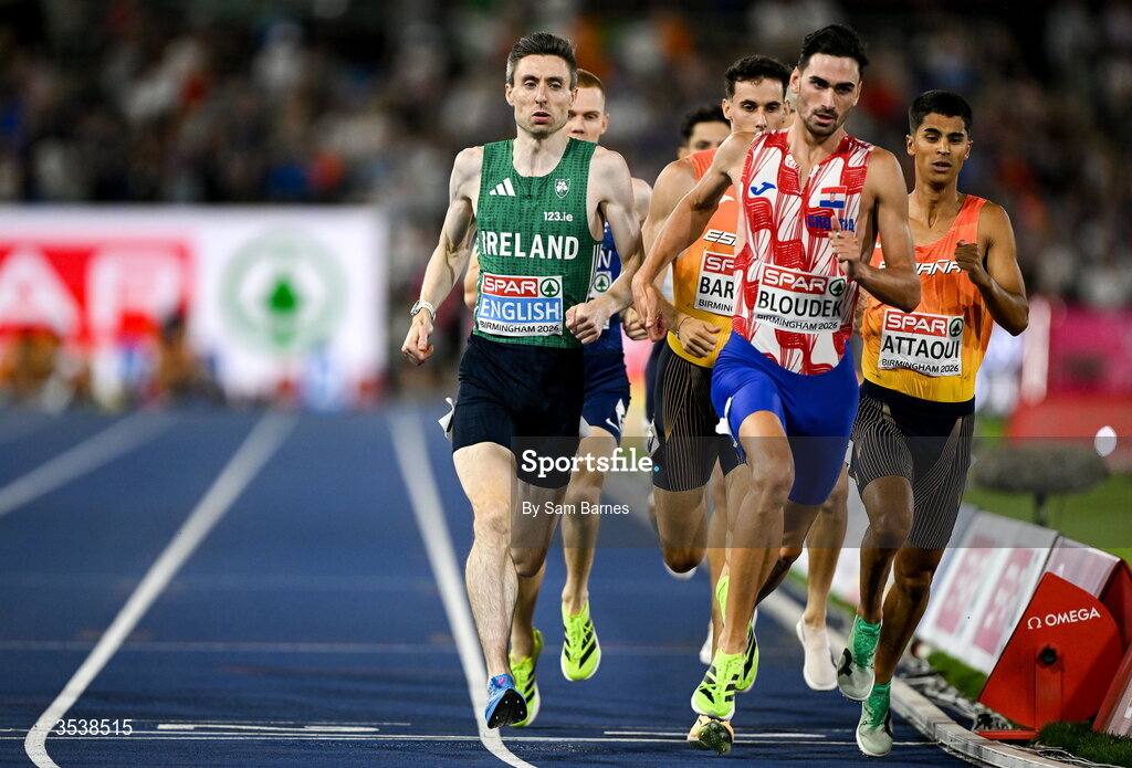 13 August 2026; Mark English of Ireland, left, on his way to winning the men's 800m final during day four of the European Athletics Championships 2026 at Alexander Stadium in Birmingham, England. Photo by Sam Barnes/Sportsfile