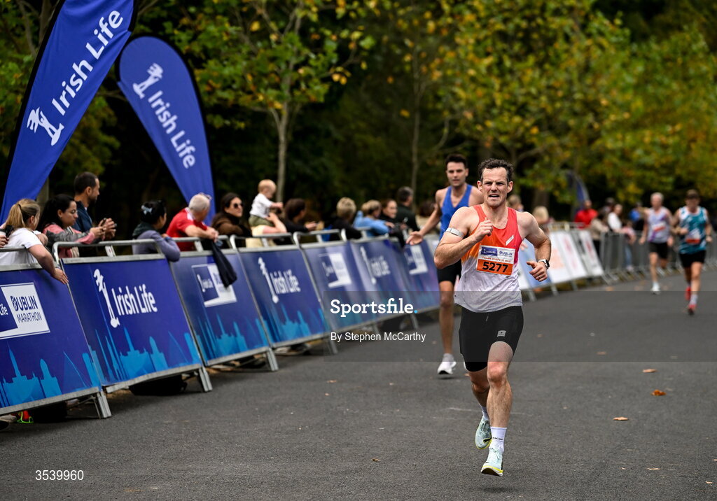 15 August 2026; Ben McConnell during the 2026 Irish Life Frank Duffy 10 Mile, in the Phoenix Park, Dublin. Thousands of runners took part in the sold out Irish Life Frank Duffy 10 Mile, the second event in the 2026 Irish Life Dublin Race Series. Photo by Stephen McCarthy/Sportsfile