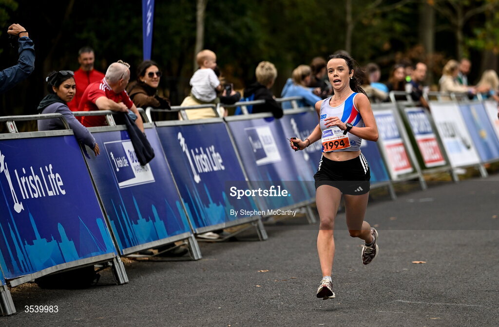 15 August 2026; Jessica Quinn of Dundrum South Dublin AC during the 2026 Irish Life Frank Duffy 10 Mile, in the Phoenix Park, Dublin. Thousands of runners took part in the sold out Irish Life Frank Duffy 10 Mile, the second event in the 2026 Irish Life Dublin Race Series. Photo by Stephen McCarthy/Sportsfile