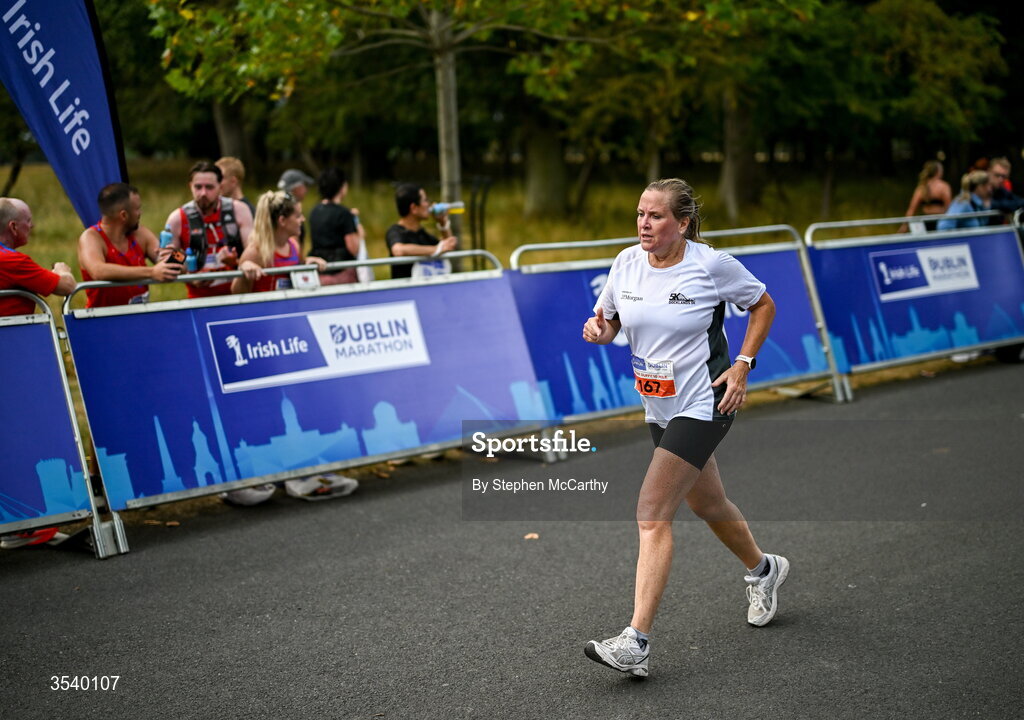 15 August 2026; Lisa Van Wanrooy from Dublin during the 2026 Irish Life Frank Duffy 10 Mile, in the Phoenix Park, Dublin. Thousands of runners took part in the sold out Irish Life Frank Duffy 10 Mile, the second event in the 2026 Irish Life Dublin Race Series. Photo by Stephen McCarthy/Sportsfile