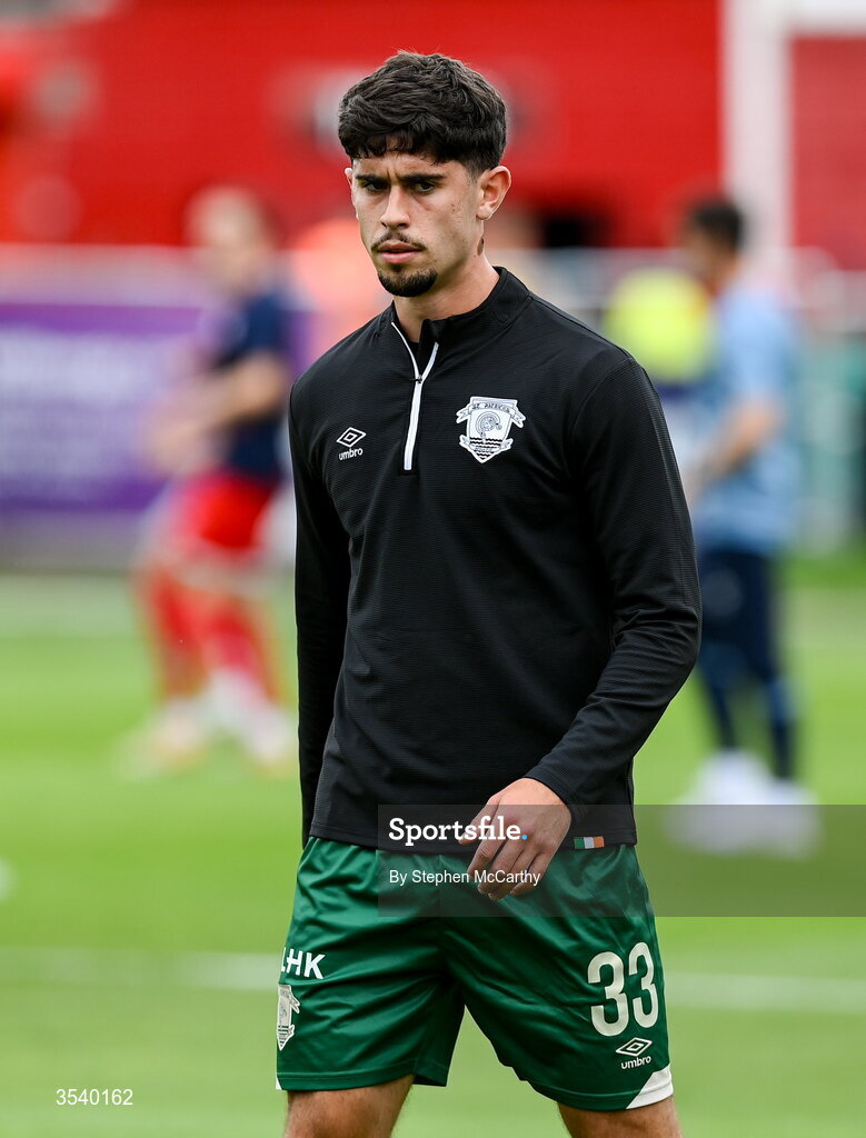 9 August 2026; Sean McHale of St Patrick's Athletic warms up before the SSE Airtricity Men’s Premier Division match between Shelbourne and St Patrick's Athletic at Tolka Park in Dublin. Photo by Stephen McCarthy/Sportsfile