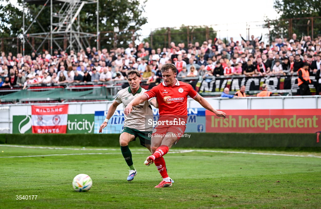 9 August 2026; JJ Lunney of Shelbourne and Anto Breslin of St Patrick's Athletic during the SSE Airtricity Men’s Premier Division match between Shelbourne and St Patrick's Athletic at Tolka Park in Dublin. Photo by Stephen McCarthy/Sportsfile