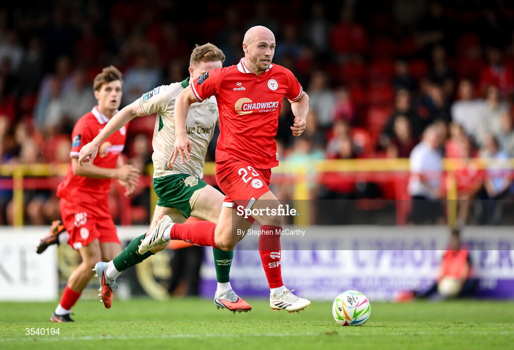 9 August 2026; Kerr McInroy of Shelbourne during the SSE Airtricity Men’s Premier Division match between Shelbourne and St Patrick's Athletic at Tolka Park in Dublin. Photo by Stephen McCarthy/Sportsfile