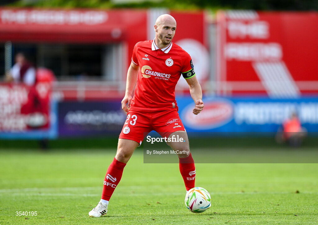 9 August 2026; Kerr McInroy of Shelbourne during the SSE Airtricity Men’s Premier Division match between Shelbourne and St Patrick's Athletic at Tolka Park in Dublin. Photo by Stephen McCarthy/Sportsfile