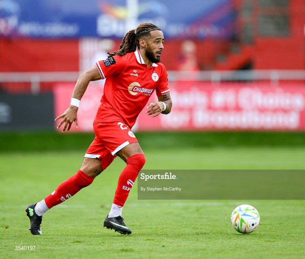 9 August 2026; Milan Mbeng of Shelbourne during the SSE Airtricity Men’s Premier Division match between Shelbourne and St Patrick's Athletic at Tolka Park in Dublin. Photo by Stephen McCarthy/Sportsfile
