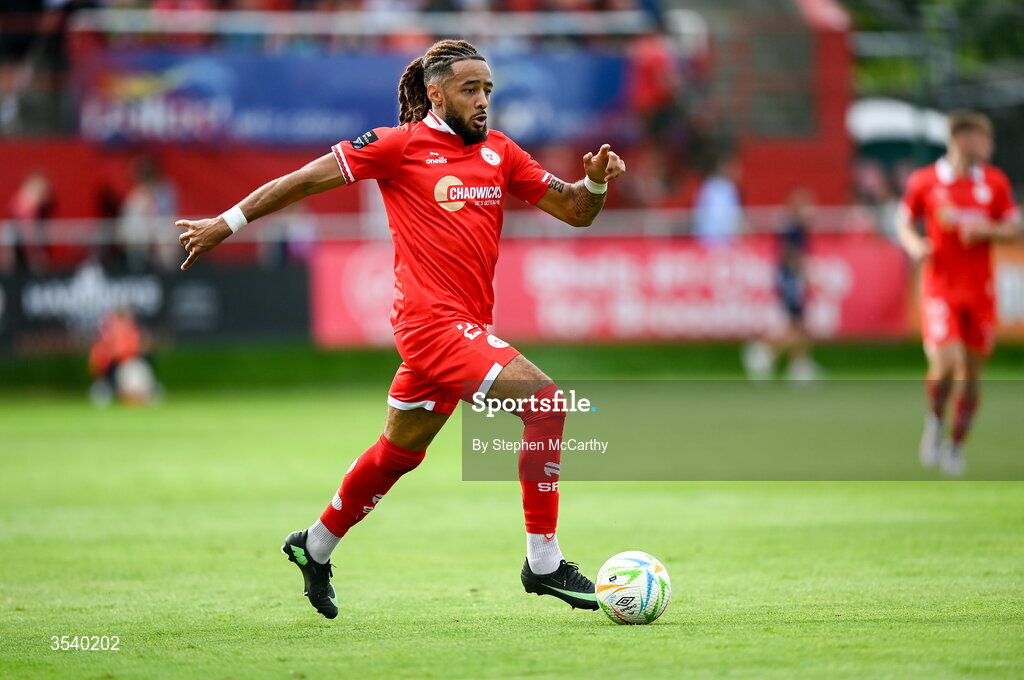 9 August 2026; Milan Mbeng of Shelbourne during the SSE Airtricity Men’s Premier Division match between Shelbourne and St Patrick's Athletic at Tolka Park in Dublin. Photo by Stephen McCarthy/Sportsfile