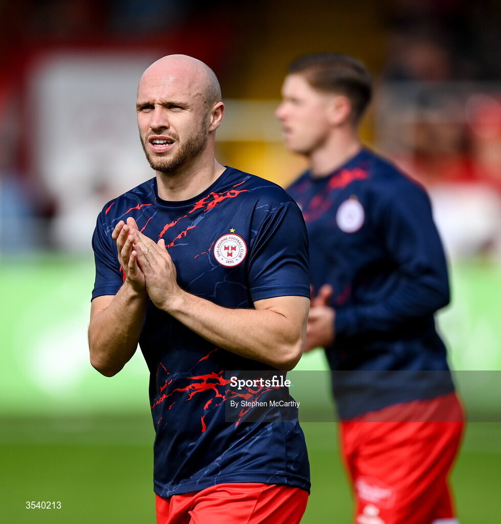 9 August 2026; Kerr McInroy of Shelbourne acknowledges his side's supporters before the SSE Airtricity Men’s Premier Division match between Shelbourne and St Patrick's Athletic at Tolka Park in Dublin. Photo by Stephen McCarthy/Sportsfile