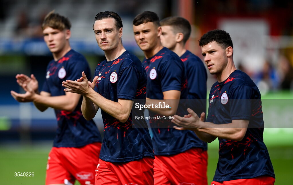 9 August 2026; Daniel Kelly of Shelbourne and team-mates acknowledges their side's supporters before the SSE Airtricity Men’s Premier Division match between Shelbourne and St Patrick's Athletic at Tolka Park in Dublin. Photo by Stephen McCarthy/Sportsfile