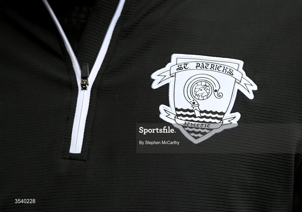 9 August 2026; A detailed view of the St Patrick's Athletic crest on their warm-up top before the SSE Airtricity Men’s Premier Division match between Shelbourne and St Patrick's Athletic at Tolka Park in Dublin. Photo by Stephen McCarthy/Sportsfile