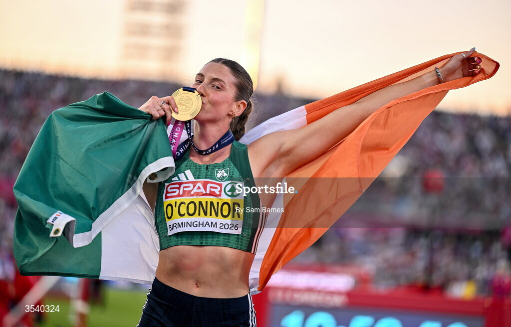 15 August 2026; Kate O’Connor of Ireland celebrates with her gold medal after winning the women’s heptathlon during day six of the European Athletics Championships 2026 at Alexander Stadium in Birmingham, England. Photo by Sam Barnes/Sportsfile
