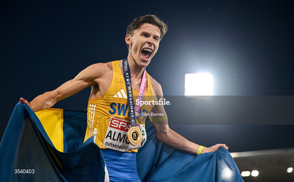 15 August 2026; Andreas Almgren of Sweden celebrates with his gold medal after winning the men's 10,000m final during day six of the European Athletics Championships 2026 at Alexander Stadium in Birmingham, England. Photo by Sam Barnes/Sportsfile