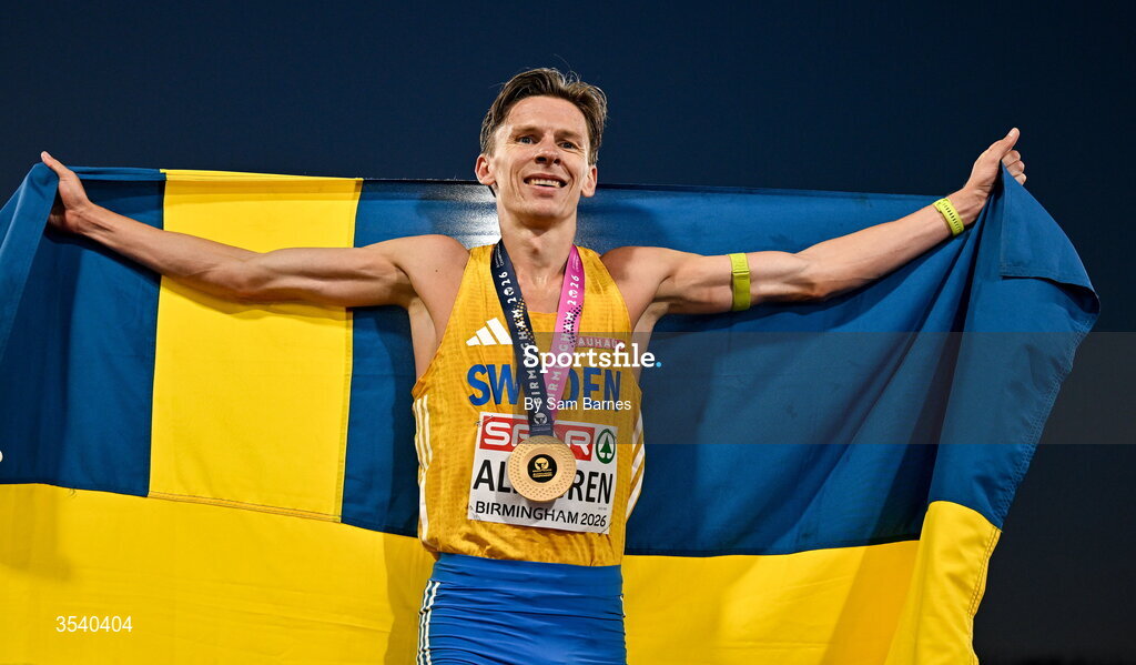 15 August 2026; Andreas Almgren of Sweden celebrates with his gold medal after winning the men's 10,000m final during day six of the European Athletics Championships 2026 at Alexander Stadium in Birmingham, England. Photo by Sam Barnes/Sportsfile