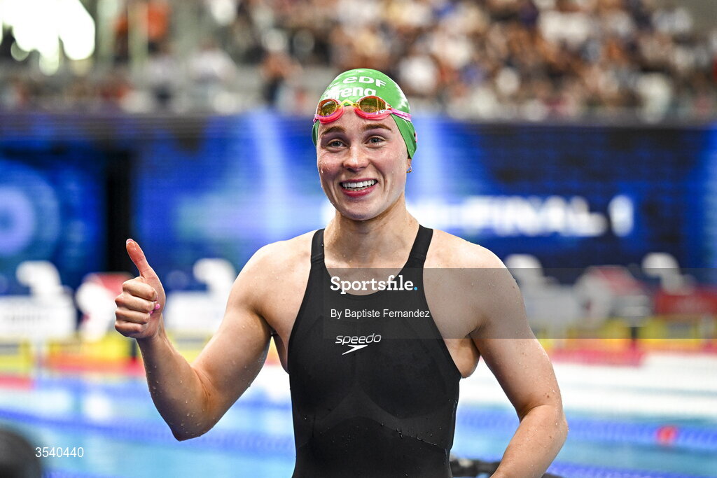15 August 2026; Ellen Walshe of Ireland celebrates after winning gold in the Women's 200m individual medley Final at the 2026 European Aquatics Championships in Paris, France. Photo by Baptiste Fernandez/Sportsfile
