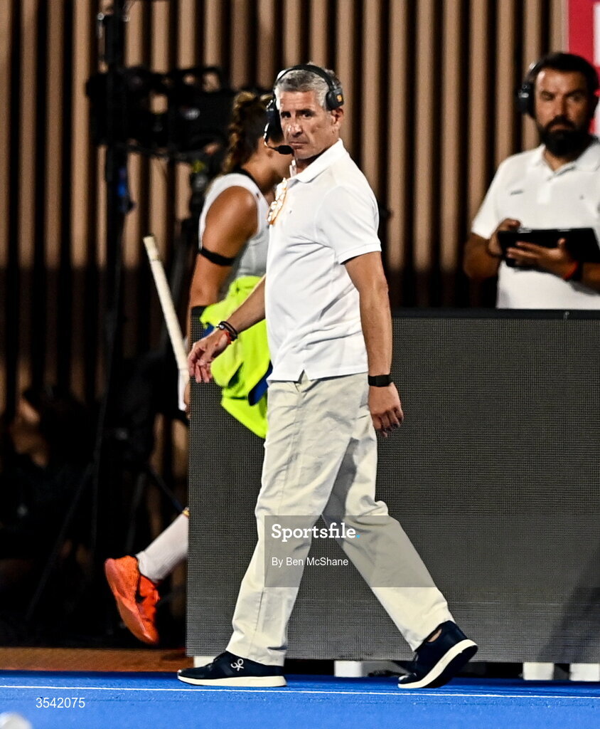 16 August 2026; Spain head coach Carlos Garcia Cuenca during the FIH Women's Hockey World Cup 2026 Pool C match between Ireland and Spain at the Belfius Hockey Arena in Wavre, Belgium. Photo by Ben McShane/Sportsfile