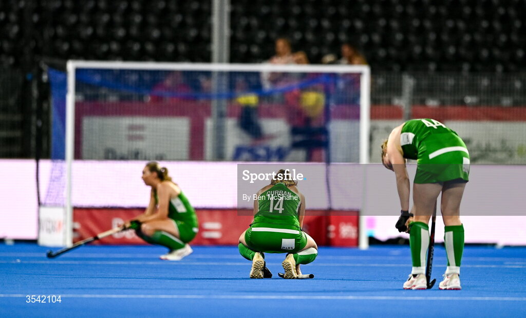 16 August 2026; Ireland players, including Ellen Curran, centre, react after their defeat in the FIH Women's Hockey World Cup 2026 Pool C match between Ireland and Spain at the Belfius Hockey Arena in Wavre, Belgium. Photo by Ben McShane/Sportsfile