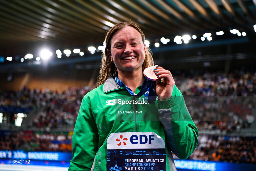 16 August 2026; Mona McSharry of Ireland poses with her bronze medal after competing in the Women’s Final 50m Breaststroke during day six of the 2026 European Aquatics Championships in Paris, France. Photo by Ewan Gavet/Sportsfile