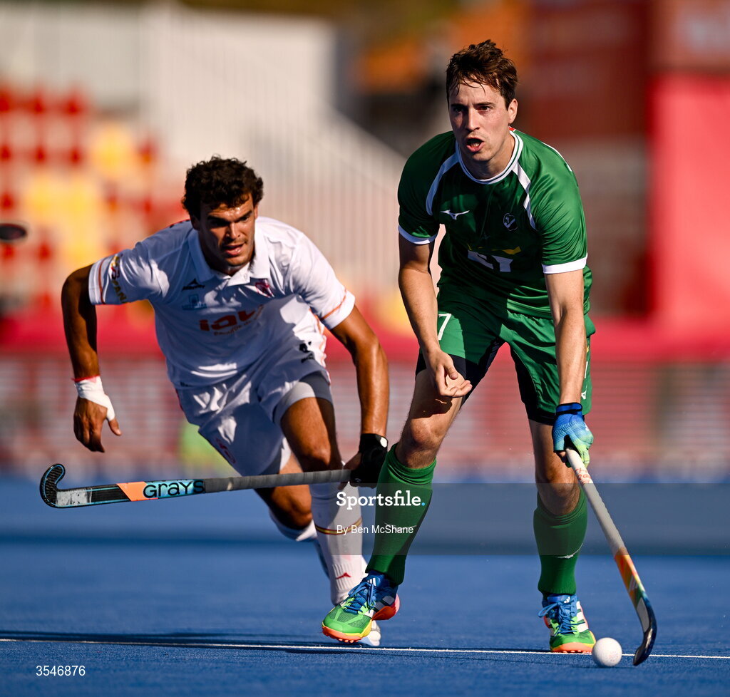 20 August 2026; Sean Murray of Ireland in action against Xavier Gispert of Spain during the FIH Men's Hockey World Cup 2026 Pool C match between Ireland and Spain at the Belfius Hockey Arena in Wavre, Belgium. Photo by Ben McShane/Sportsfile