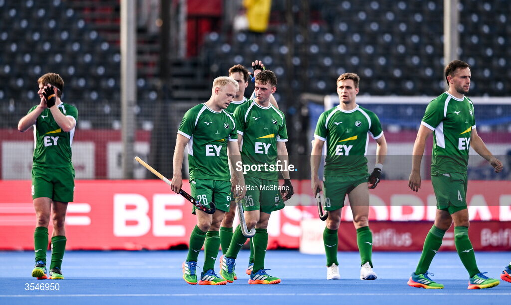 20 August 2026; Ireland players applaud to the supporters after their defeat in the FIH Men's Hockey World Cup 2026 Pool C match between Ireland and Spain at the Belfius Hockey Arena in Wavre, Belgium. Photo by Ben McShane/Sportsfile