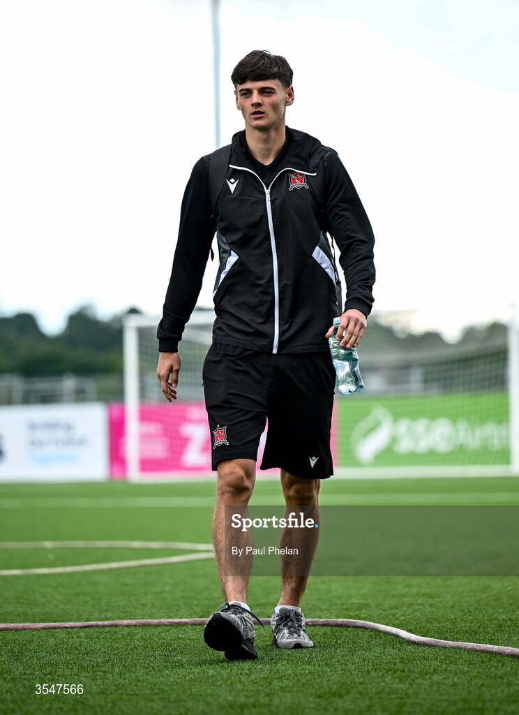 21 August 2026; Egor Vassenin of Dundalk arrives before the SSE Airtricity Men’s Premier Division match between Dundalk and Galway United at Oriel Park in Dundalk, Louth. Photo by Paul Phelan/Sportsfile