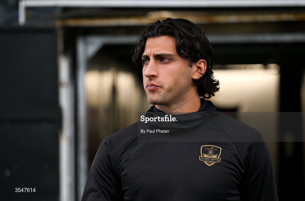21 August 2026; Gianfranco Facchineri of Galway United arrives before the SSE Airtricity Men’s Premier Division match between Dundalk and Galway United at Oriel Park in Dundalk, Louth. Photo by Paul Phelan/Sportsfile
