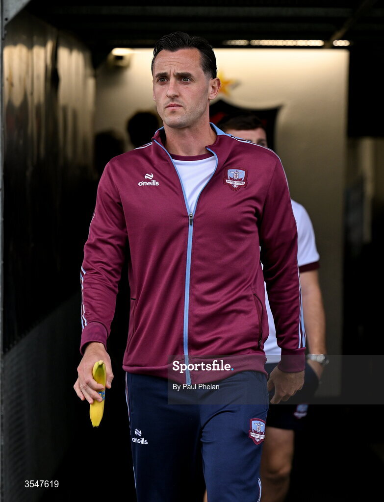 21 August 2026; Dylan Connolly arrives before the SSE Airtricity Men’s Premier Division match between Dundalk and Galway United at Oriel Park in Dundalk, Louth. Photo by Paul Phelan/Sportsfile