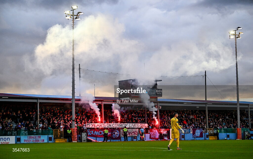 21 August 2026; Drogheda United supporter during the SSE Airtricity Men’s Premier Division match between Drogheda United and St Patrick's Athletic at Sullivan & Lambe Park in Drogheda, Louth. Photo by Tyler Miller/Sportsfile
