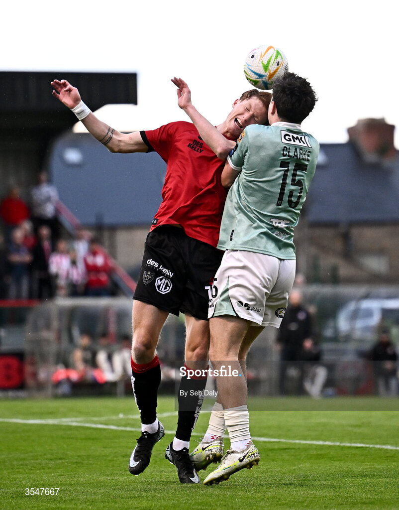 21 August 2026; Senan Mullen of Bohemians in action against James Clarke of Derry City during the SSE Airtricity Men’s Premier Division match between Bohemians and Derry City at Dalymount Park in Dublin. Photo by Seb Daly/Sportsfile