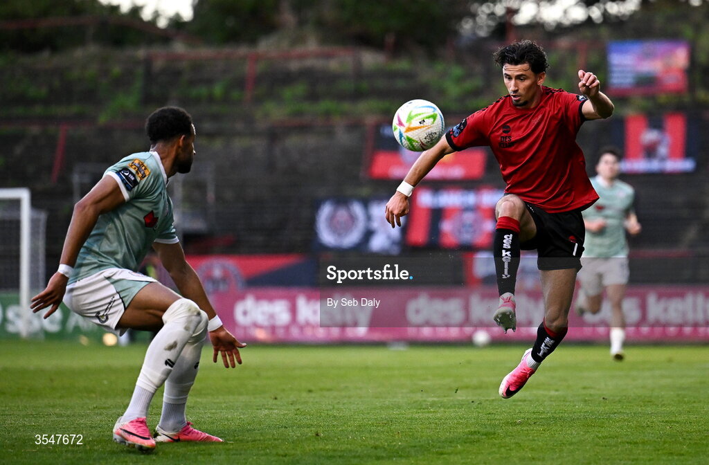 21 August 2026; Connor Parsons of Bohemians in action against Barry Cotter of Derry City during the SSE Airtricity Men’s Premier Division match between Bohemians and Derry City at Dalymount Park in Dublin. Photo by Seb Daly/Sportsfile