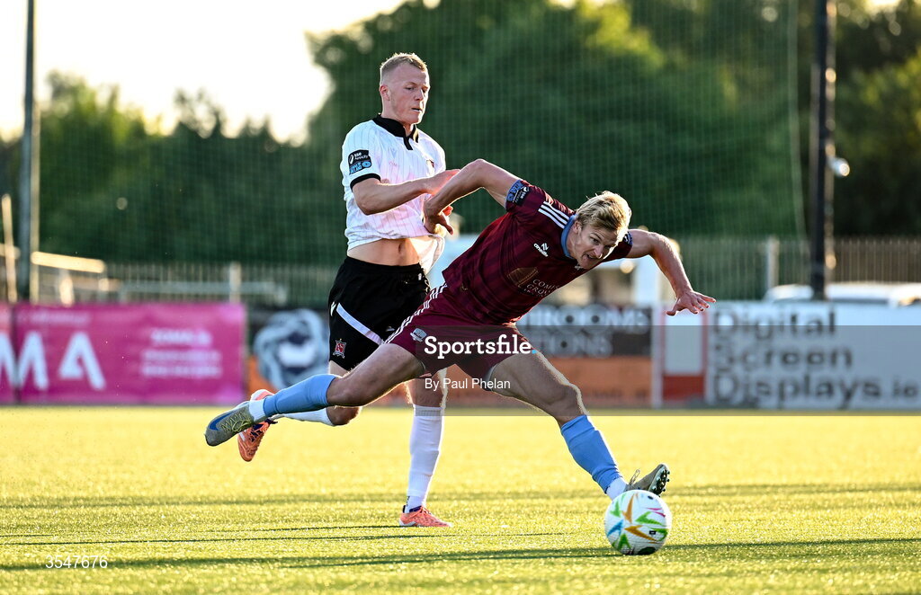 21 August 2026; Kris Twardek of Galway United in action against Tom Grivosti of Dundalk during the SSE Airtricity Men’s Premier Division match between Dundalk and Galway United at Oriel Park in Dundalk, Louth. Photo by Paul Phelan/Sportsfile