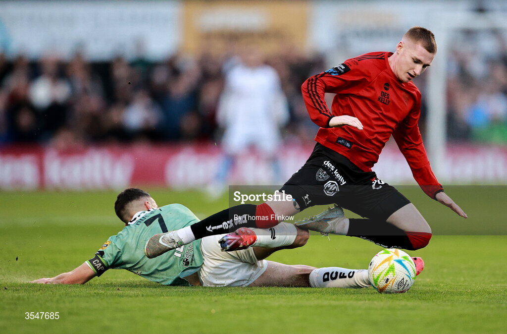 21 August 2026; Ross Tierney of Bohemians is tackled by Michael Duffy of Derry City during the SSE Airtricity Men’s Premier Division match between Bohemians and Derry City at Dalymount Park in Dublin. Photo by Thomas Flinkow/Sportsfile