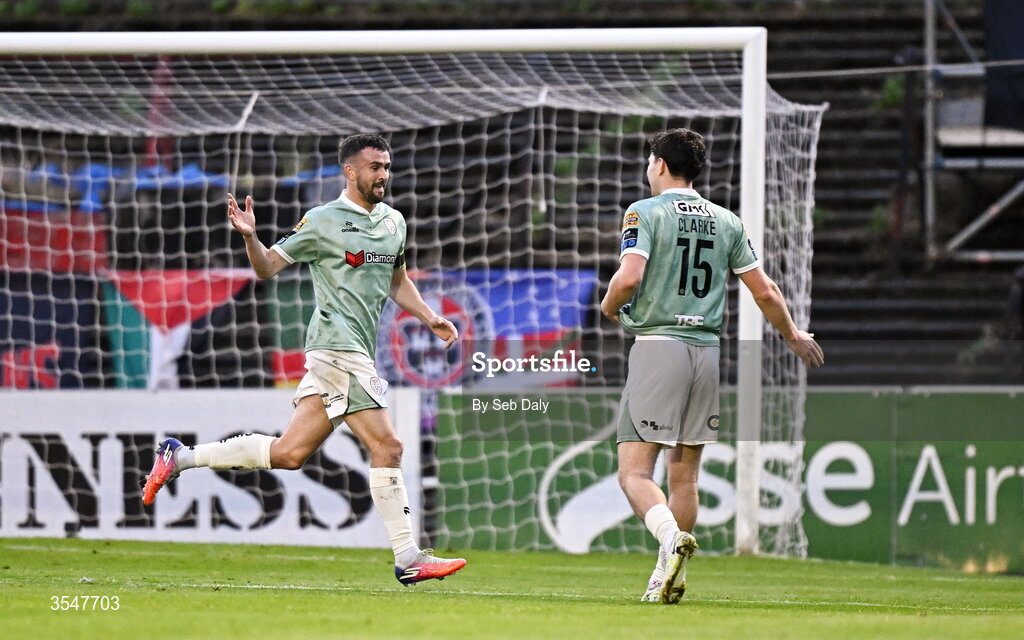 21 August 2026; Michael Duffy of Derry City, left, celebrates with teammate James Clarke after scoring their side's first goal during the SSE Airtricity Men’s Premier Division match between Bohemians and Derry City at Dalymount Park in Dublin. Photo by Seb Daly/Sportsfile