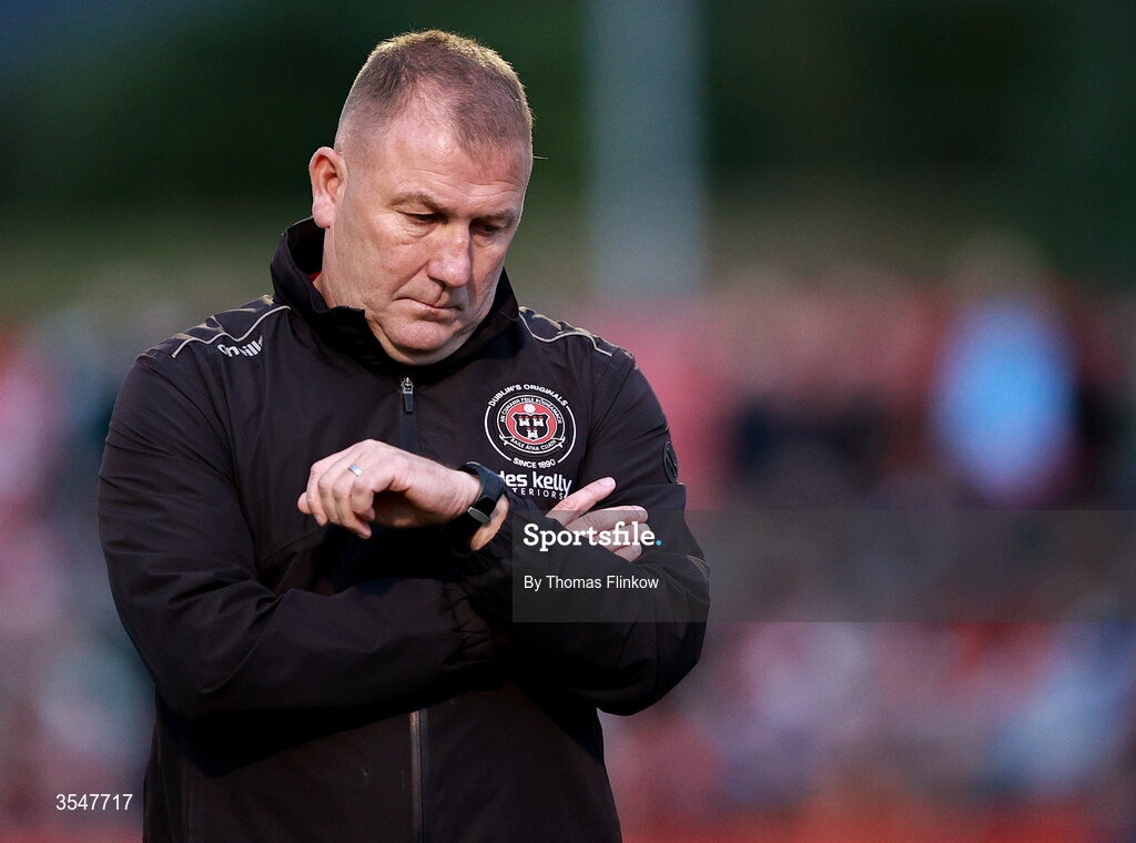 21 August 2026; Bohemians manager Alan Reynolds during the SSE Airtricity Men’s Premier Division match between Bohemians and Derry City at Dalymount Park in Dublin. Photo by Thomas Flinkow/Sportsfile
