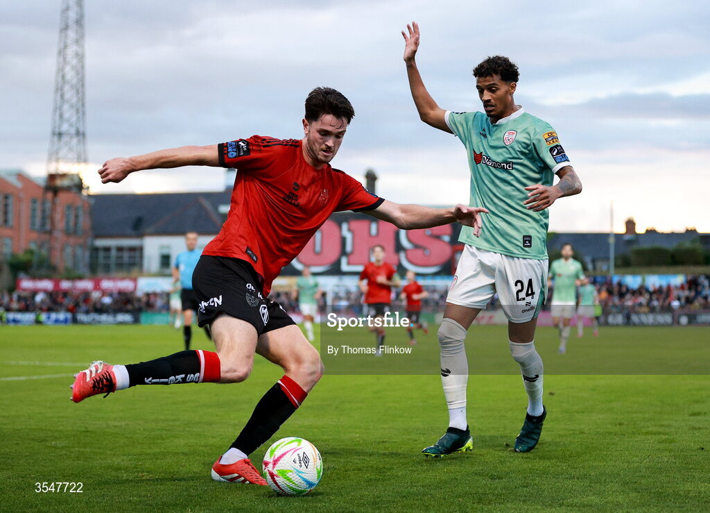 21 August 2026; Patrick Hickey of Bohemians in action against Brooklyn Lyons-Foster of Derry City during the SSE Airtricity Men’s Premier Division match between Bohemians and Derry City at Dalymount Park in Dublin. Photo by Thomas Flinkow/Sportsfile