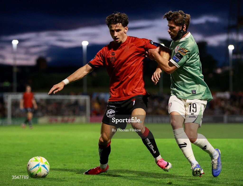 21 August 2026; Connor Parsons of Bohemians in action against Brandon Fleming of Derry City during the SSE Airtricity Men’s Premier Division match between Bohemians and Derry City at Dalymount Park in Dublin. Photo by Thomas Flinkow/Sportsfile