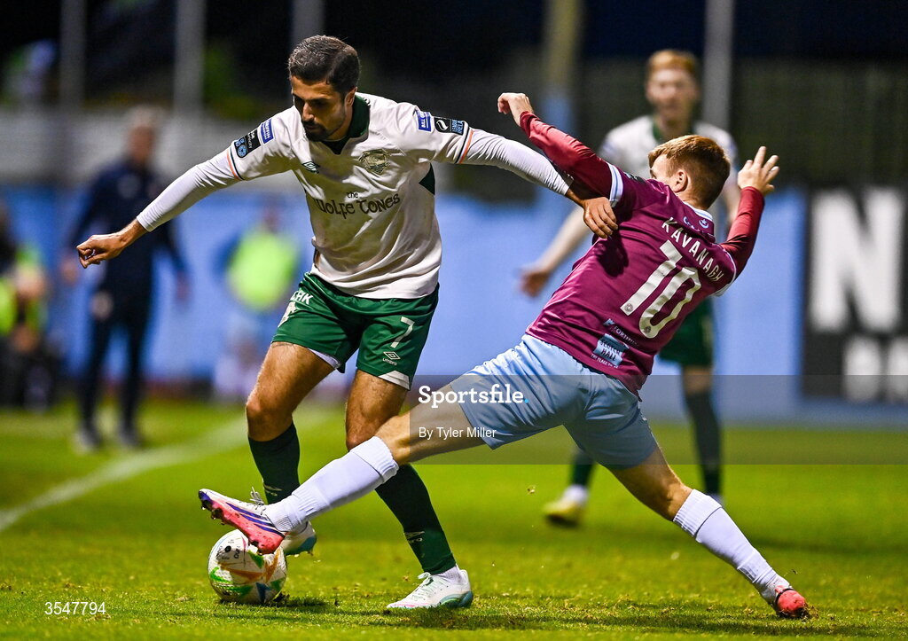 21 August 2026; Zack Elbouzedi of St Patrick's Athletic in action against Brandon Kavanagh of Drogheda United during the SSE Airtricity Men’s Premier Division match between Drogheda United and St Patrick's Athletic at Sullivan & Lambe Park in Drogheda, Louth. Photo by Tyler Miller/Sportsfile