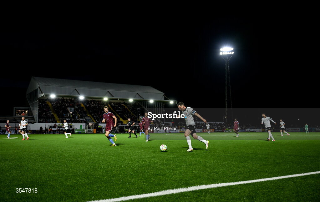 21 August 2026; Bobby Burns of Dundalk during the SSE Airtricity Men’s Premier Division match between Dundalk and Galway United at Oriel Park in Dundalk, Louth. Photo by Paul Phelan/Sportsfile