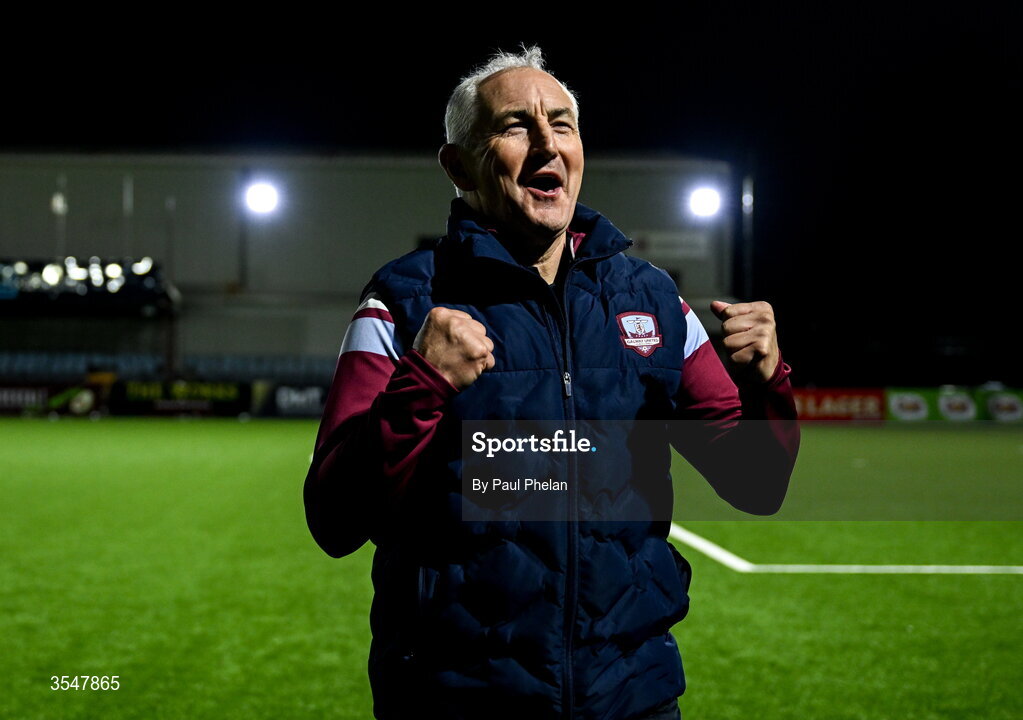 21 August 2026; Galway United manager John Caulfield celebrates after the SSE Airtricity Men’s Premier Division match between Dundalk and Galway United at Oriel Park in Dundalk, Louth. Photo by Paul Phelan/Sportsfile