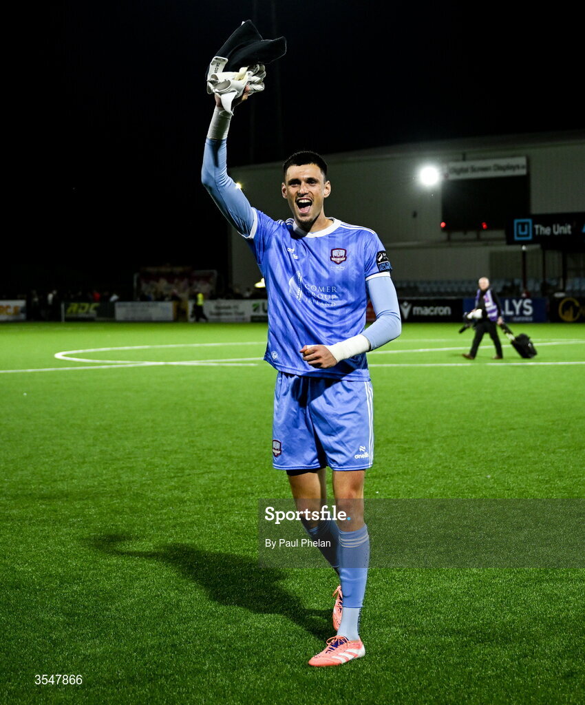 21 August 2026; Galway United goalkeeper Hugo Pires Da Cunha celebrates after the SSE Airtricity Men’s Premier Division match between Dundalk and Galway United at Oriel Park in Dundalk, Louth. Photo by Paul Phelan/Sportsfile