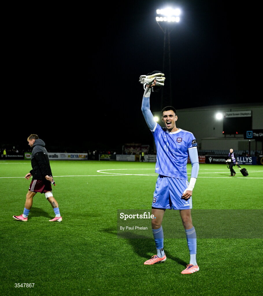 21 August 2026; Galway United goalkeeper Hugo Pires Da Cunha celebrates after the SSE Airtricity Men’s Premier Division match between Dundalk and Galway United at Oriel Park in Dundalk, Louth. Photo by Paul Phelan/Sportsfile