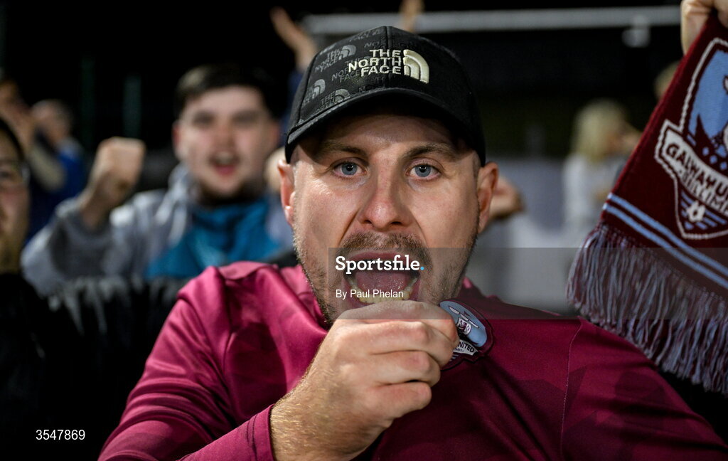 21 August 2026; A Galway United supporter celebrates after the SSE Airtricity Men’s Premier Division match between Dundalk and Galway United at Oriel Park in Dundalk, Louth. Photo by Paul Phelan/Sportsfile