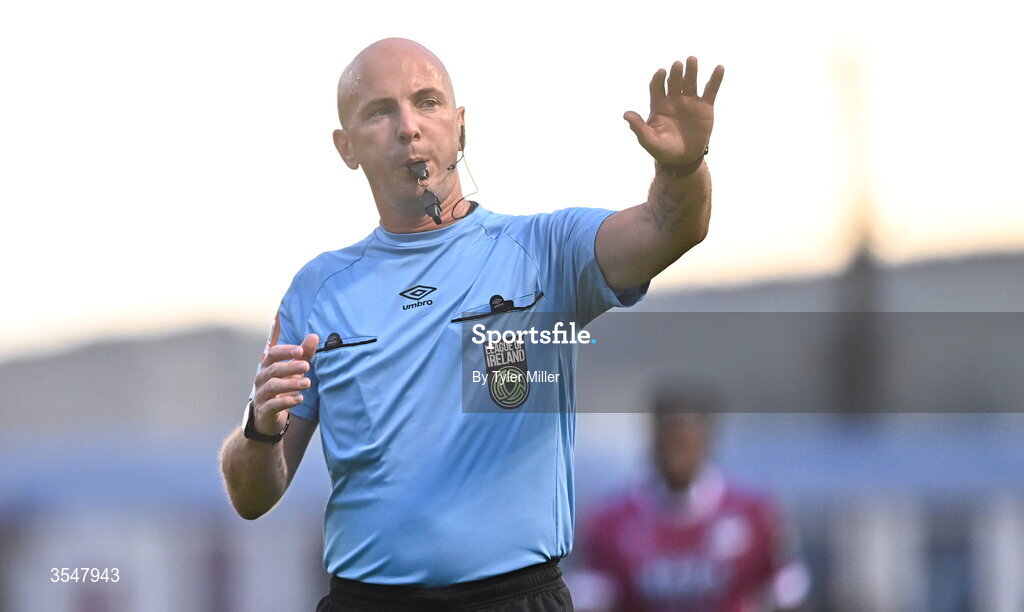 21 August 2026; Referee Marc Lynch during the SSE Airtricity Men’s Premier Division match between Drogheda United and St Patrick's Athletic at Sullivan & Lambe Park in Drogheda, Louth. Photo by Tyler Miller/Sportsfile