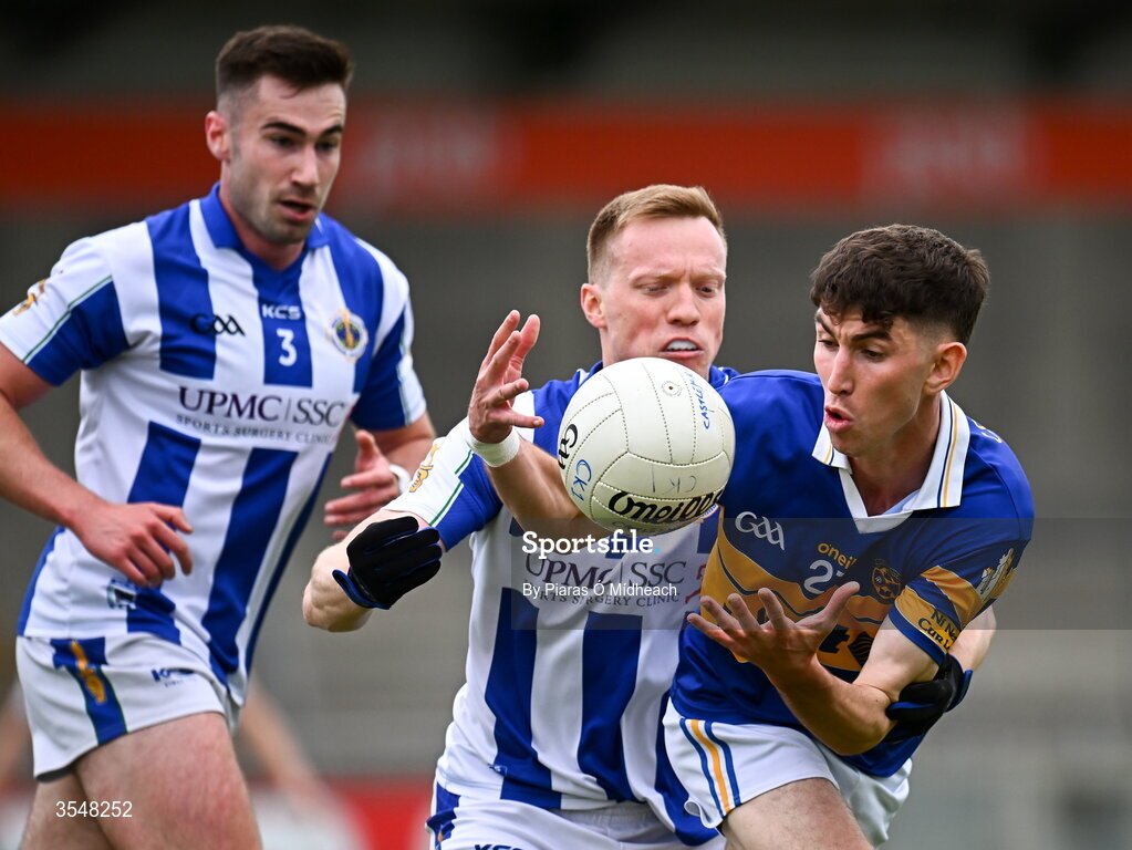 22 August 2026; Eoin Sawyer of Castleknock in action against Brian Bobbett and Harry Donaghy, 3, of Ballyboden St Enda's during the PTSB Dublin Senior Club Football Championships Round 2 match between Ballyboden St Enda's and Castleknock at Parnell Park in Dublin. Photo by Piaras Ó Mídheach/Sportsfile