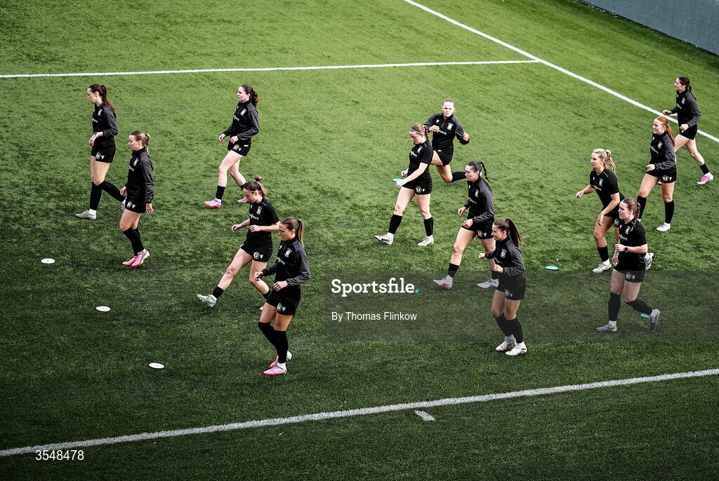 22 August 2026; Athlone Town players warm up before the Club Orange Women’s FAI Cup semi-final match between Athlone Town and Galway United at Athlone Town Stadium in Lissywollen, Athlone. Photo by Thomas Flinkow/Sportsfile