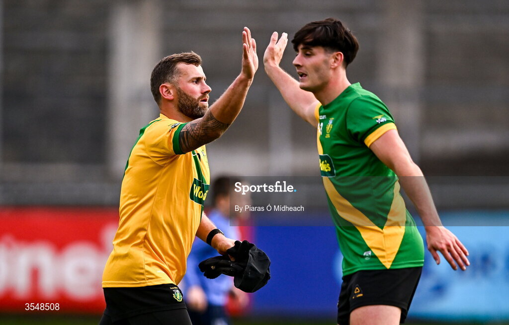 22 August 2026; Thomas Davis goalkeeper Robert Crilly, left, celebrates with team-mate Josh Lambert after victory in the PTSB Dublin Senior Club Football Championships Round 2 match between Skerries Harps and Thomas Davis at Parnell Park in Dublin. Photo by Piaras Ó Mídheach/Sportsfile