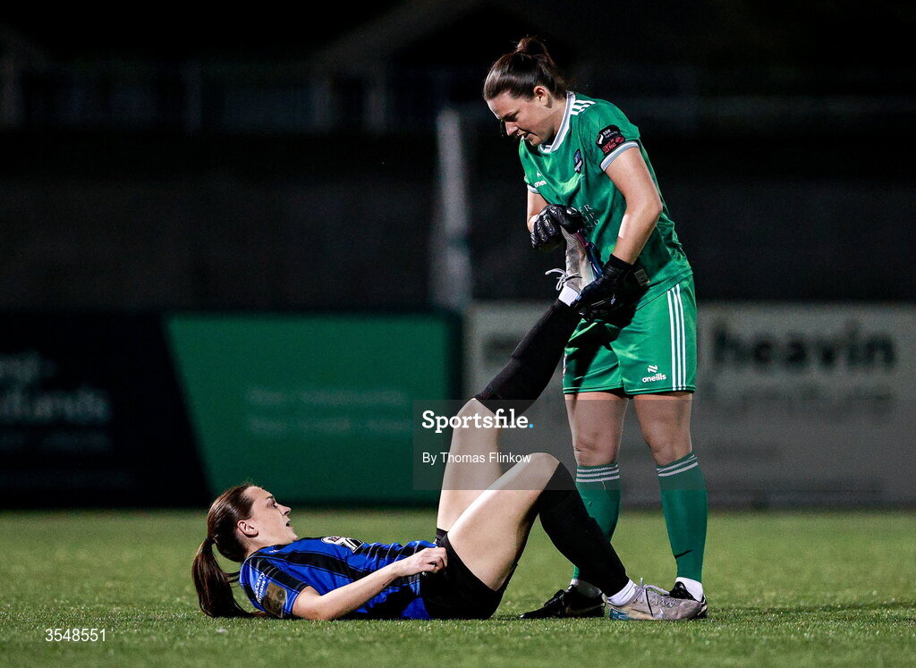 22 August 2026; Galway United goalkeeper Amanda McQuillan helps Kayleigh Shine of Athlone Town with a cramp during the Club Orange Women’s FAI Cup semi-final match between Athlone Town and Galway United at Athlone Town Stadium in Lissywollen, Athlone. Photo by Thomas Flinkow/Sportsfile