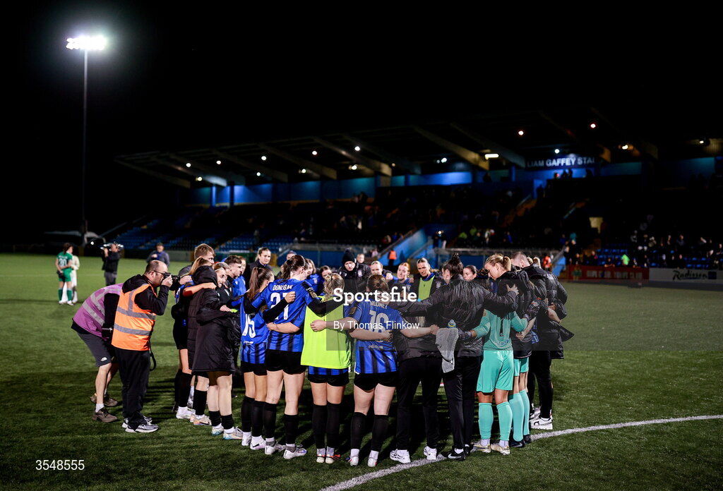 22 August 2026; Athlone Town players and staff huddle after their victory in the Club Orange Women’s FAI Cup semi-final match between Athlone Town and Galway United at Athlone Town Stadium in Lissywollen, Athlone. Photo by Thomas Flinkow/Sportsfile